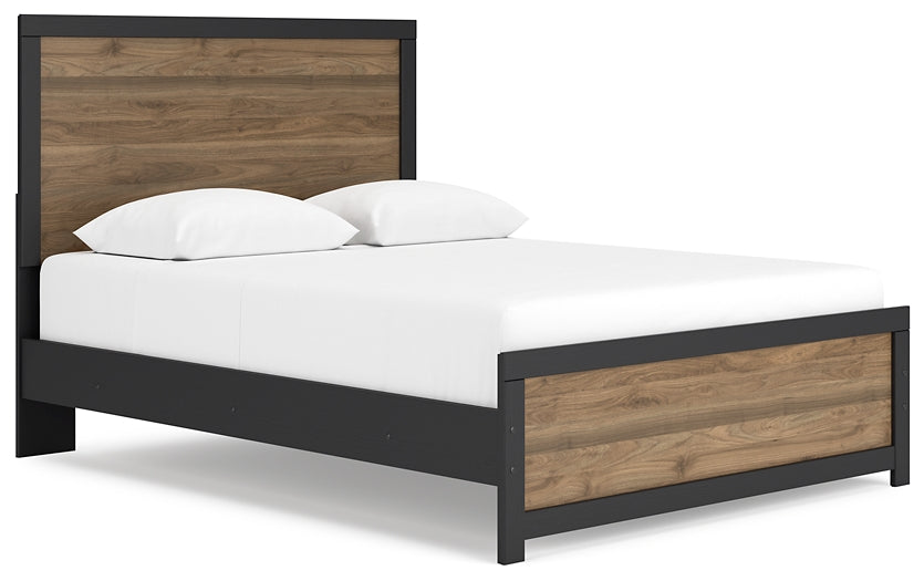Vertani Queen Panel Bed with Mirrored Dresser and 2 Nightstands